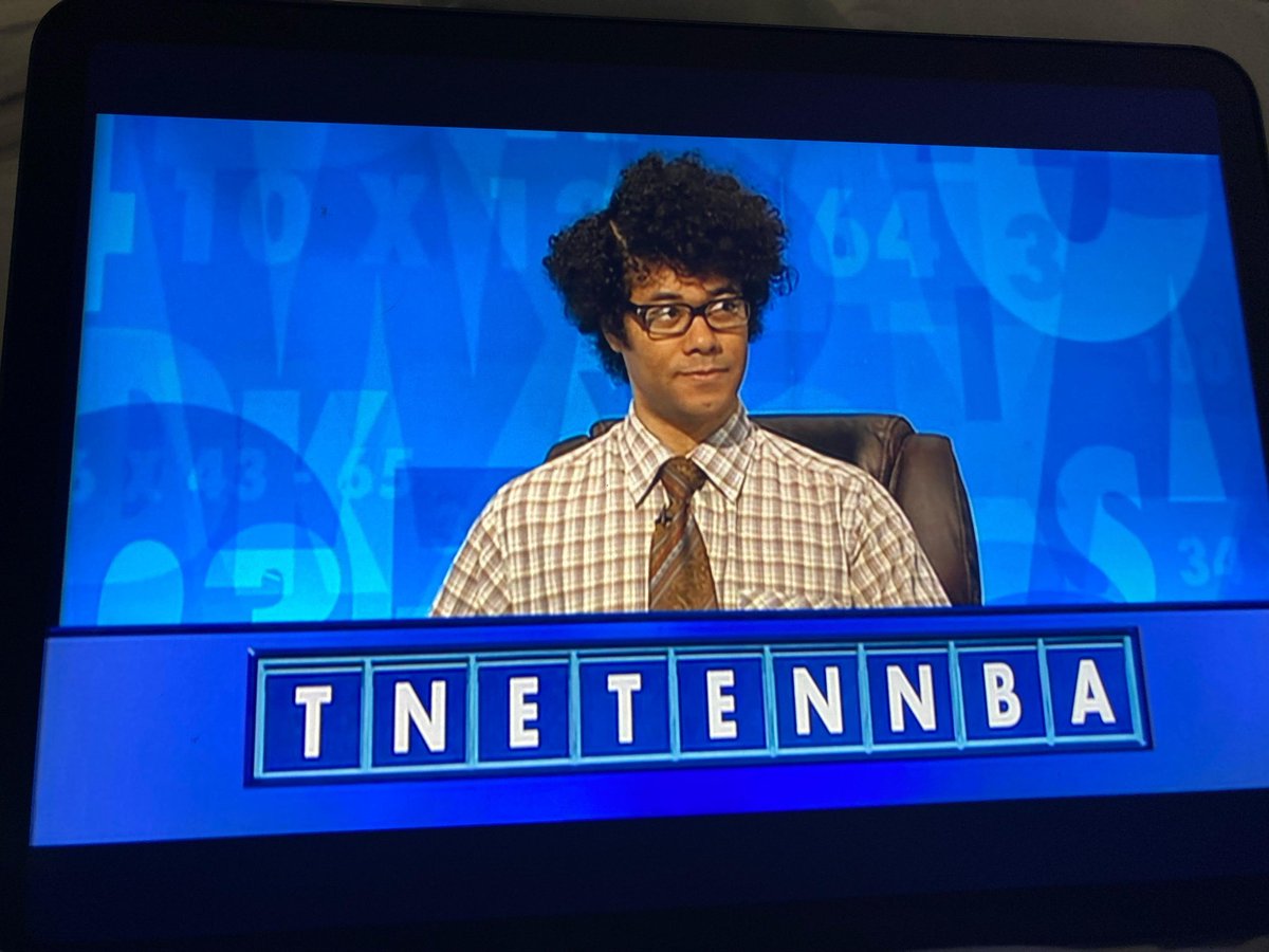 SheStoops's tweet image. I'm definitely going to beat Spelling Bee today.