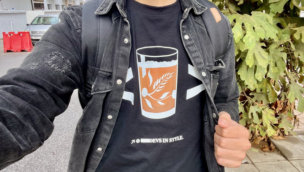 kaizendae's tweet image. This fabulous t-shirt is still available on @devsinstyle btw. Might now always be the case 😢