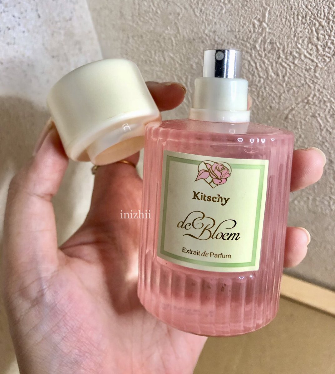 Berkali2 dpt pujian pas pake iniii HAHA, tandain pliss: DE BLOEM

Masuk jd top 5 parfum aku. Wangi sama packaging cantik. Awet bgt2 pulaaa 🥹
