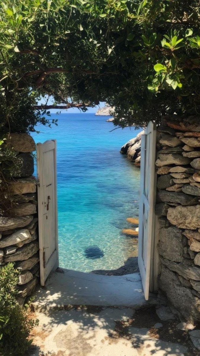 #GününÖzeti; Küçük kapılardan girmeye çalışanlar, eğilmeye mecbur olurlar…

#AydınlıkGünlere 🇹🇷