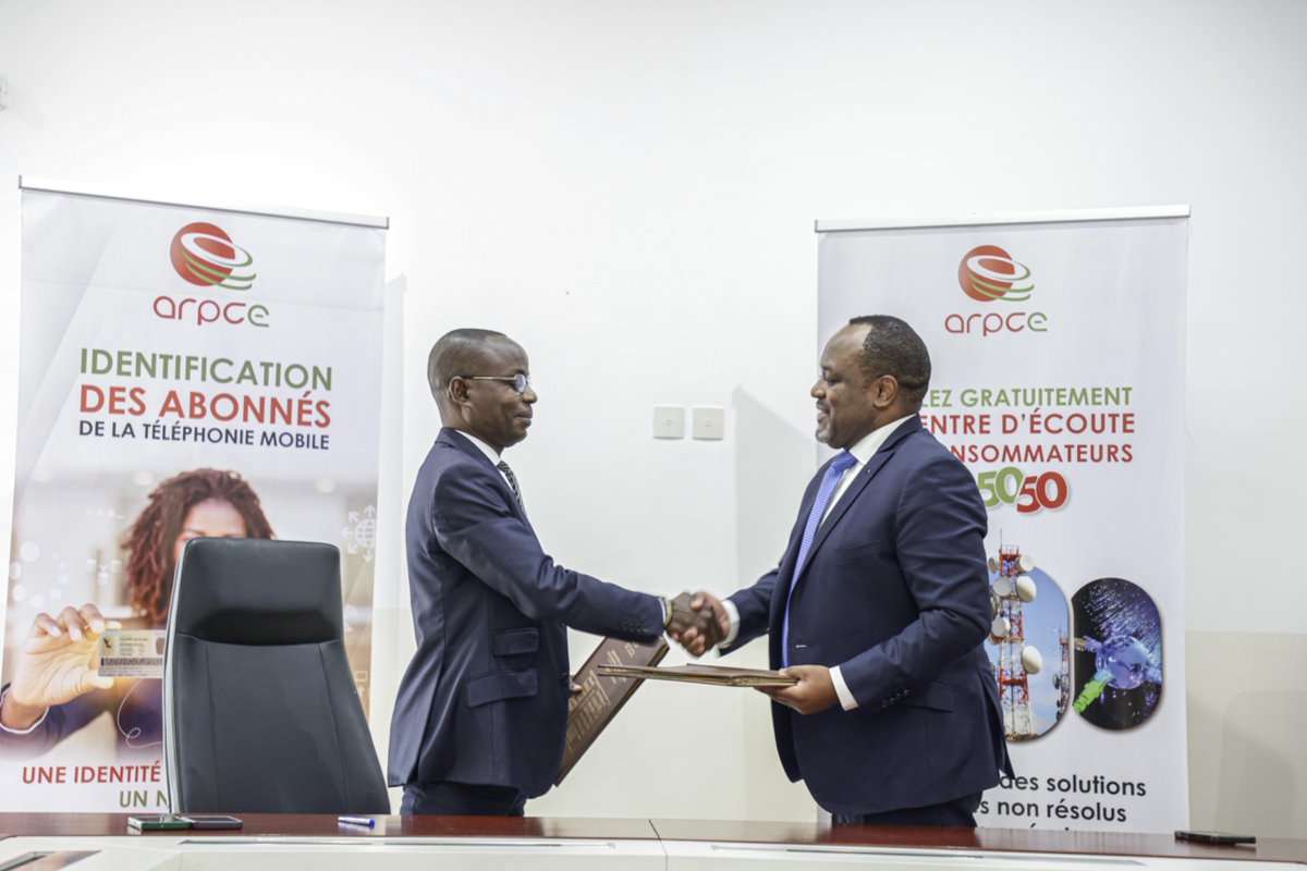 ARPCECongo's tweet image. L’ARPCE et le RAC signent un protocole d’accord pour renforcer la collaboration et améliorer la prise en compte des préoccupations des usagers. 
#ARPCECongo #Consommateurs&quot;
➡️rb.gy/3s7v8x