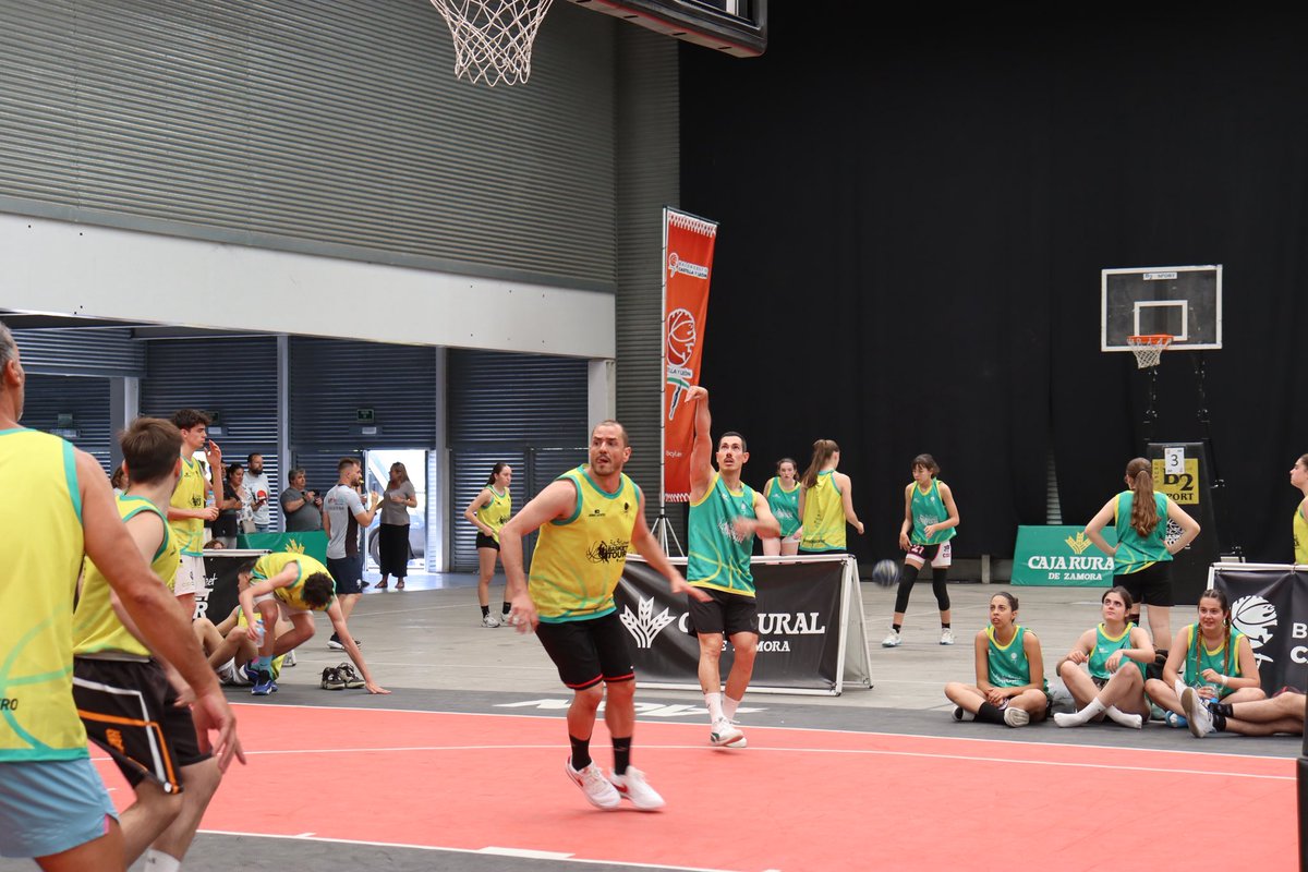 ✌️<a href="/cajaruralzamora/">cajaruralzamora</a> con su apoyo como patrocinador local en la sede de Zamora del 3x3 Street Basket Tour hizo posible una gran jornada llena de baloncesto⛹️

💪Gracias por apostar por el deporte en el recinto ferial IFEZA🏆