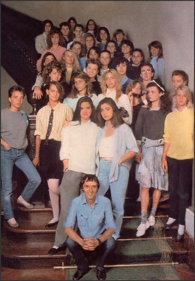 alucard8791's tweet image. &quot;Phenomena&quot;
#DarioArgento &amp;amp; #JenniferConnelly junto al cast del film en el set #behind (1985) (1/2)