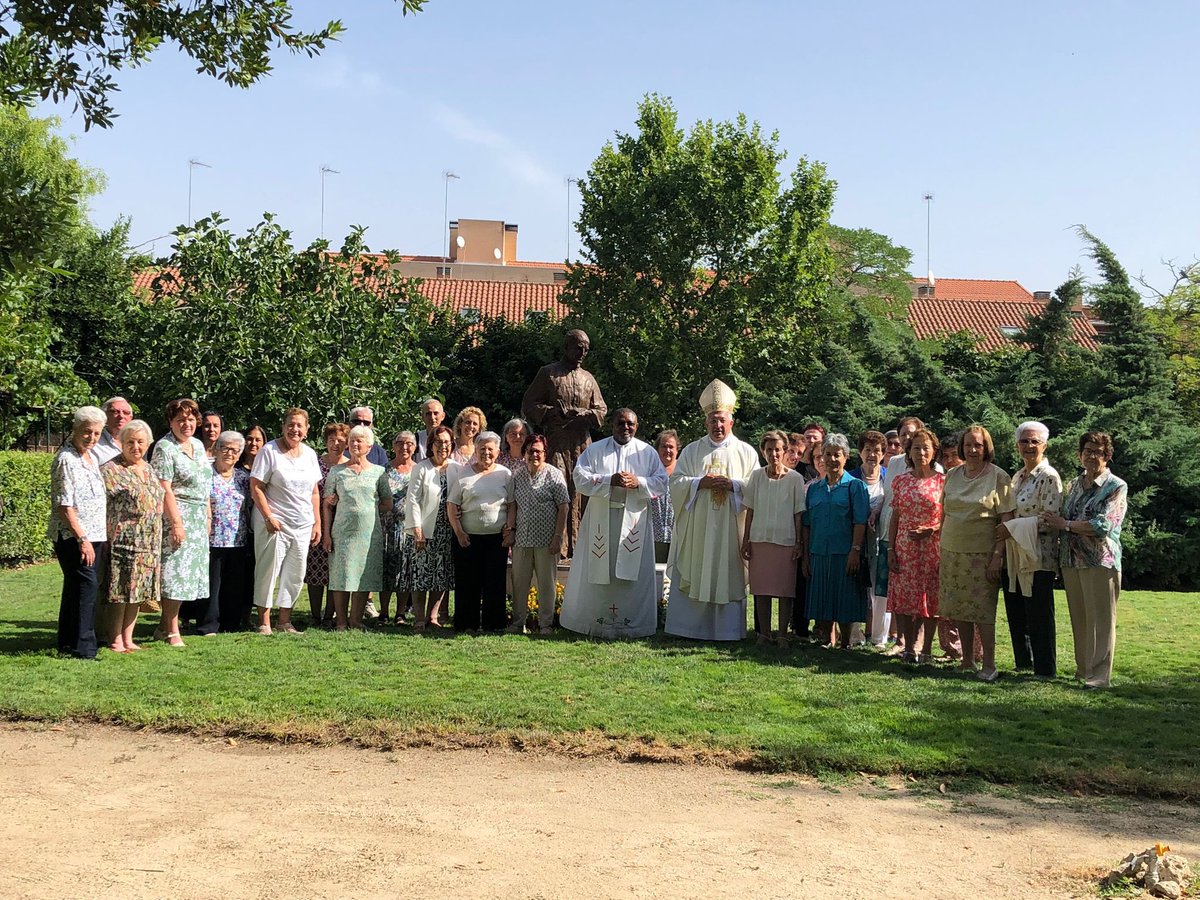 AlianzaJM (@isalianzajm) on Twitter photo Con la Eucaristía al Espíritu Santo, presidida por <a href="/ObispoGines/">Obispo de Getafe</a> obispo de <a href="/DiocesisGetafe/">Diócesis de Getafe</a> ha dado inicio la XXXI Asamblea General.
Después, bendijo la estatua de nuestro fundador situada en los jardines de la Casa de Formación en Griñón. Con la Eucaristía al Espíritu Santo, presidida por <a href="/ObispoGines/">Obispo de Getafe</a> obispo de <a href="/DiocesisGetafe/">Diócesis de Getafe</a> ha dado inicio la XXXI Asamblea General.
Después, bendijo la estatua de nuestro fundador situada en los jardines de la Casa de Formación en Griñón.
