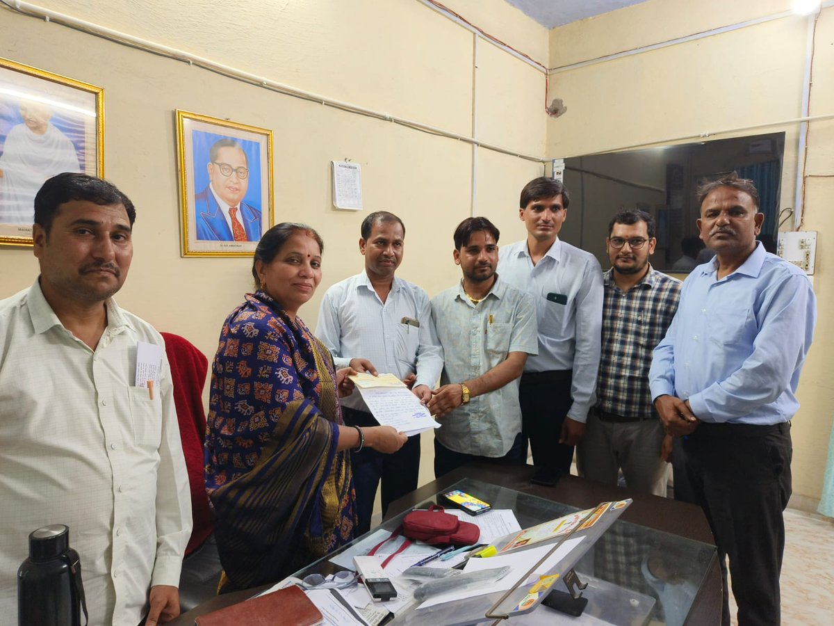 District Collector & Magistrate, Sawai Madhopur (@dmsawaimadhopur) on Twitter photo #SawaiMadhopur
рд╡рд┐рджреНрдпрд╛рд▓рдп рдХреЗ рдЖрдзрд╛рд░рднреВрдд рдврд╛рдВрдЪреЗ рдХреЗ рд╡рд┐рдХрд╛рд╕ рд╣реЗрддреБ рдореБрдЦреНрдпрдордВрддреНрд░реА рдЬрдирд╕рд╣рднрд╛рдЧрд┐рддрд╛ рд╡рд┐рджреНрдпрд╛рд▓рдп рд╡рд┐рдХрд╛рд╕ рдпреЛрдЬрдирд╛ рдореЗрдВ рдЬрдорд╛ рдХрд░рд╡рд╛рдИ 30 рд╣рдЬрд╛рд░ рдХреА рд░рд╛рд╢рд┐
sawaimadhopur.rajasthan.gov.in/home/press-relтАж
<a href="/DIPRRajasthan/">рд╕реВрдЪрдирд╛ рдПрд╡рдВ рдЬрдирд╕рдореНрдкрд░реНрдХ рд╡рд┐рднрд╛рдЧ, рд░рд╛рдЬрд╕реНрдерд╛рди рд╕рд░рдХрд╛рд░</a> <a href="/RajGovOfficial/">Government of Rajasthan</a> <a href="/RajCMO/">CMO Rajasthan</a> <a href="/BhajanlalBjp/">Bhajanlal Sharma</a> <a href="/DakMla/">Gautam Dak</a>
<a href="/DrKirodilalBJP/">Dr. Kirodi Lal Meena</a> <a href="/JitenGothwal/">Jitender Gothwal (рдореЛрджреА рдХрд╛ рдкрд░рд┐рд╡рд╛рд░)</a> <a href="/SPsawaimadhopur/">Sawai Madhopur Police</a> #SawaiMadhopur
рд╡рд┐рджреНрдпрд╛рд▓рдп рдХреЗ рдЖрдзрд╛рд░рднреВрдд рдврд╛рдВрдЪреЗ рдХреЗ рд╡рд┐рдХрд╛рд╕ рд╣реЗрддреБ рдореБрдЦреНрдпрдордВрддреНрд░реА рдЬрдирд╕рд╣рднрд╛рдЧрд┐рддрд╛ рд╡рд┐рджреНрдпрд╛рд▓рдп рд╡рд┐рдХрд╛рд╕ рдпреЛрдЬрдирд╛ рдореЗрдВ рдЬрдорд╛ рдХрд░рд╡рд╛рдИ 30 рд╣рдЬрд╛рд░ рдХреА рд░рд╛рд╢рд┐
sawaimadhopur.rajasthan.gov.in/home/press-relтАж
<a href="/DIPRRajasthan/">рд╕реВрдЪрдирд╛ рдПрд╡рдВ рдЬрдирд╕рдореНрдкрд░реНрдХ рд╡рд┐рднрд╛рдЧ, рд░рд╛рдЬрд╕реНрдерд╛рди рд╕рд░рдХрд╛рд░</a> <a href="/RajGovOfficial/">Government of Rajasthan</a> <a href="/RajCMO/">CMO Rajasthan</a> <a href="/BhajanlalBjp/">Bhajanlal Sharma</a> <a href="/DakMla/">Gautam Dak</a>
<a href="/DrKirodilalBJP/">Dr. Kirodi Lal Meena</a> <a href="/JitenGothwal/">Jitender Gothwal (рдореЛрджреА рдХрд╛ рдкрд░рд┐рд╡рд╛рд░)</a> <a href="/SPsawaimadhopur/">Sawai Madhopur Police</a>