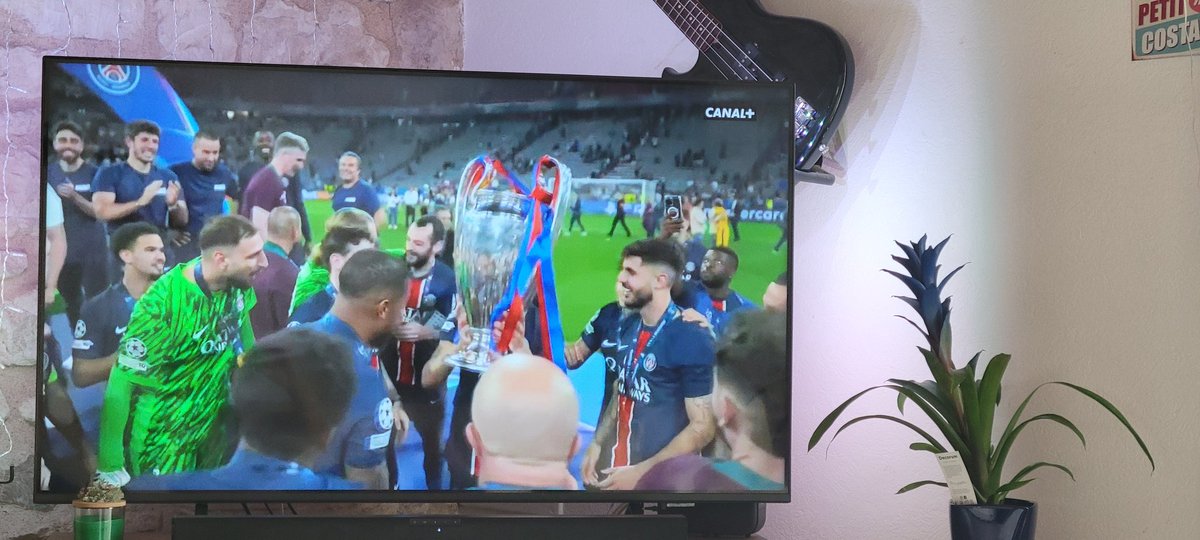 snigger22's tweet photo. @LamecoTM Je m'en lasse pas ❤️💙 https://t.co/trZafOzQoe