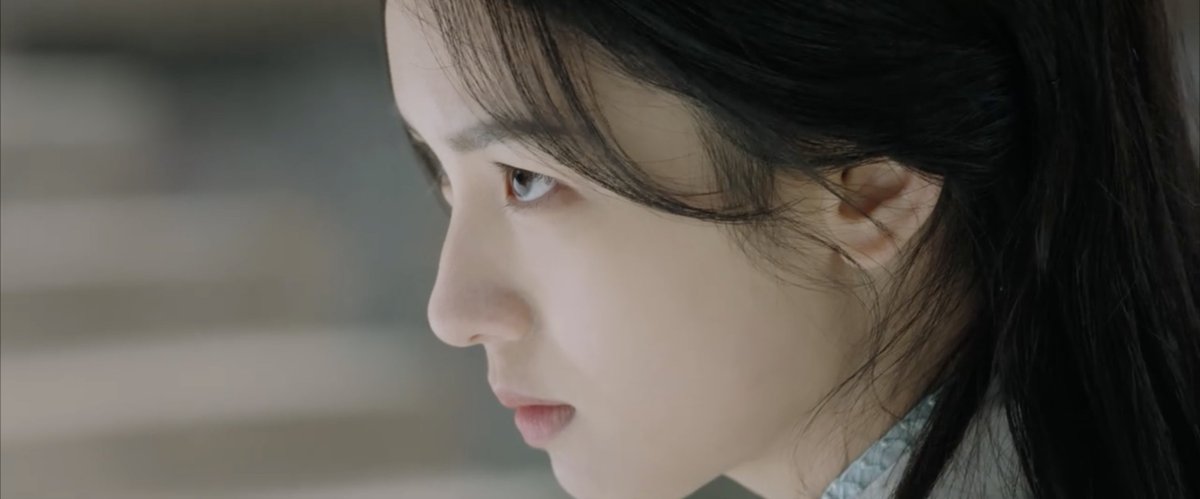 he yan truly has the strongest, most unbreakable spirit: even after facing the ultimate betrayal from her family, having her identity stolen and her good name ruined, her resolve for revenge only becomes stronger. hell hath no fury like a woman scorned

#legendofthefemalegeneral