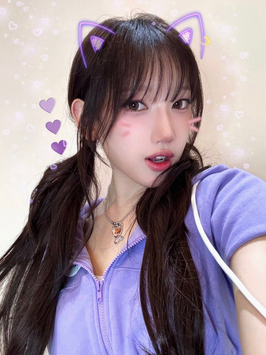 소이사진 열심히 꾸미는거 진짜 귀여워죽겟슴,,,,,,,,,(；ω；)