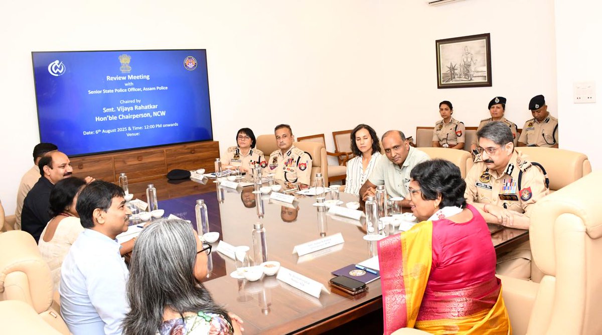 HardiSpeaks's tweet photo. Guided by Hon’ble CM Dr @himantabiswa’s vision for a safer Assam, we welcomed Smt @VijayaRahatkar, Chairperson @NCWIndia, to @assampolice Hqrs, for a review of our women and girl child protection efforts.

We underlined how proactive policing has cut down crime against women manifold, reduced child marriages, taken up charge sheets & conviction rates and sharpened citizen services. 

The Chairperson appreciated our progress and inaugurated a training on #YashodaAI to propel the AI Sakshar Nari cyber-safety mission.

With NCW’s guidance & collaboration - trainings, programs & initiatives for women’s safety will gain further momentum.