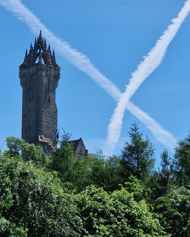 The perfect photo doesn't exis... Oh wait. 

Thanks to University of Stirling for sharing this great photo by Alan Richardson, capturing a saltire in the sky above us.  🏴󠁧󠁢󠁳󠁣󠁴󠁿 💙

 #UofStirling #WallaceMonument