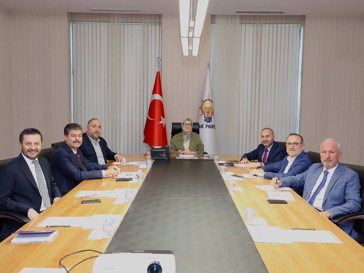 Kerem Ali Sürekli 🇹🇷 (@ksurekli) on Twitter photo 📍AK Parti Genel Merkezi
Sivil Toplum ve Halkla İlişkiler Başkanımız <a href="/belginuygur10/">Belgin Uygur 🇹🇷</a> Başkanlığında Genel Merkez birim başkan yardımcılarımızla istişare ve koordinasyon toplantımızı gerçekleştirdik. 📍AK Parti Genel Merkezi
Sivil Toplum ve Halkla İlişkiler Başkanımız <a href="/belginuygur10/">Belgin Uygur 🇹🇷</a> Başkanlığında Genel Merkez birim başkan yardımcılarımızla istişare ve koordinasyon toplantımızı gerçekleştirdik.