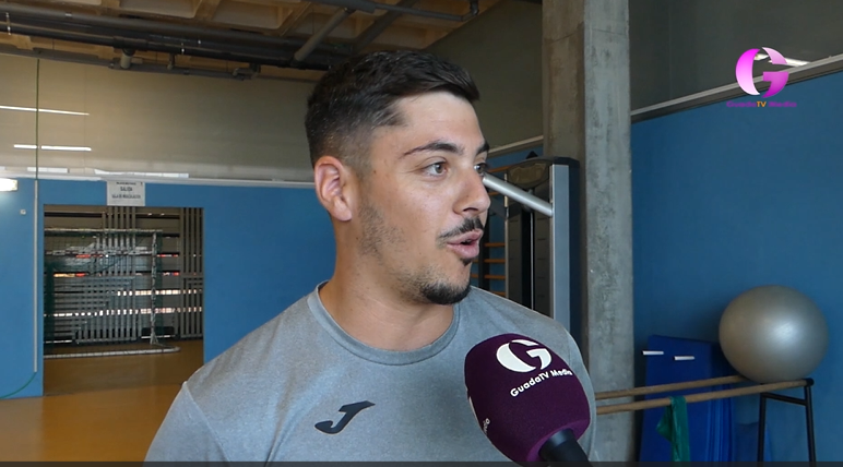 <a href="/CANALGUDEPORTES/">GuadaTV Media Deportes</a> 
Charlamos con Juan Jodar, jugador del Balonmano Guadalajara que acaba de regresar del Campeonato de España de balonmano playa y que retorna ahora al parqué

youtu.be/f--kKs0MHNc