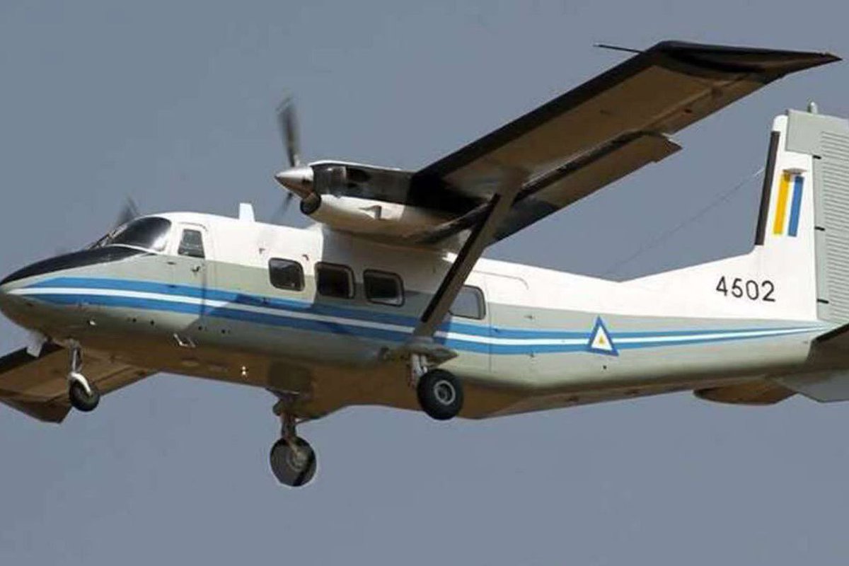 zawmoethant71's tweet photo. The military council dropped 36 bombs with #Y_12 aircraft on the roads in eastern part of #Pau Tsp in #MaGwe Div,where were passing through their military council's supply column,since at 10:37 am on today & continuing until 11:47 am.
https://t.co/rfx5SAfMlC
#2025Aug06Coup https://t.co/kCMv4XjkDu