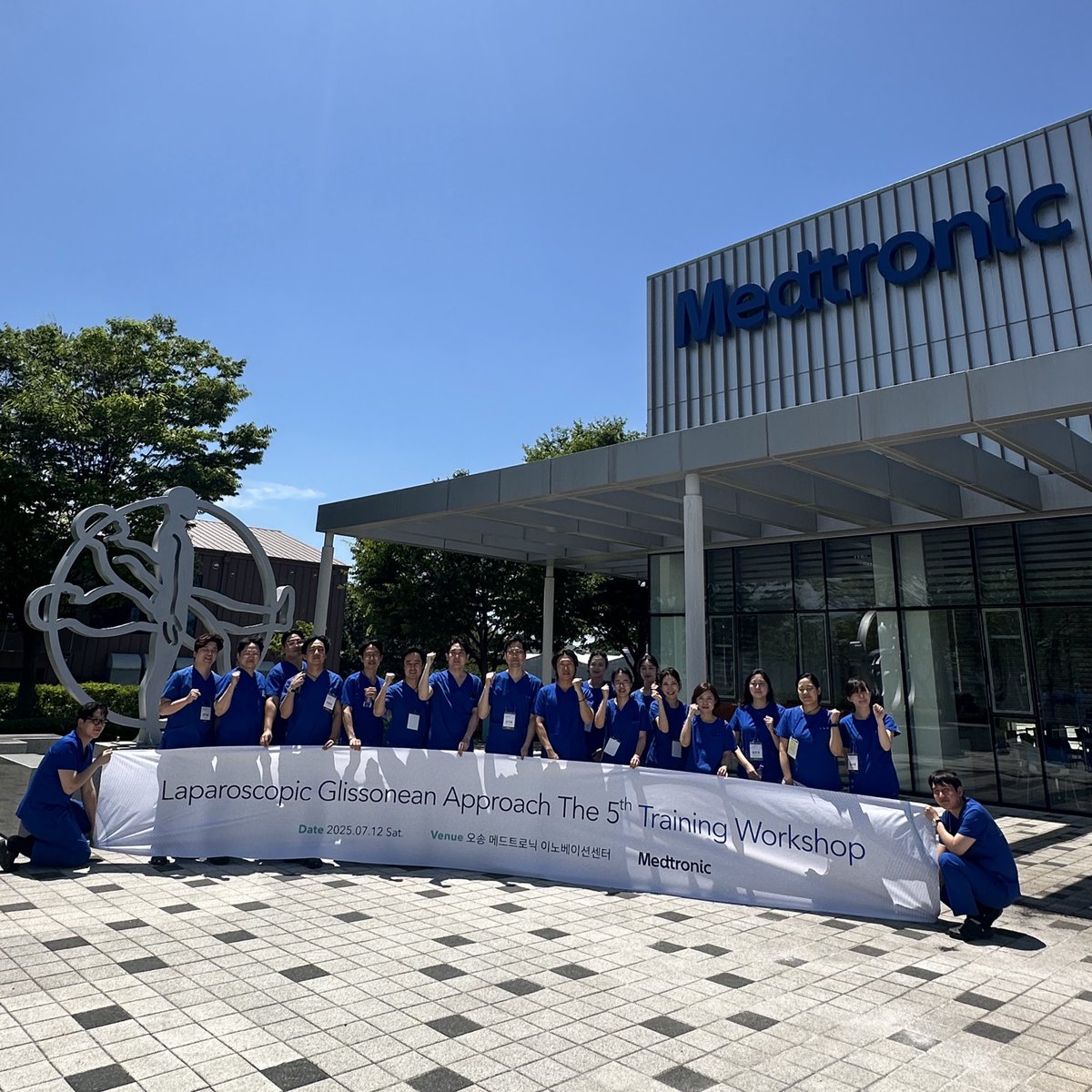 Feeling lucky to learn abroad this year☺️

May: Cadaver workshop by Prof. Tharatip Srisuk in Thailand 🇹🇭

July: Lap liver training by Prof. Ji Hoon Kim in Korea 🇰🇷

This month: First trip to India 🇮🇳

So many inspiring surgeons in the world—can’t stop learning! 🌏✈️