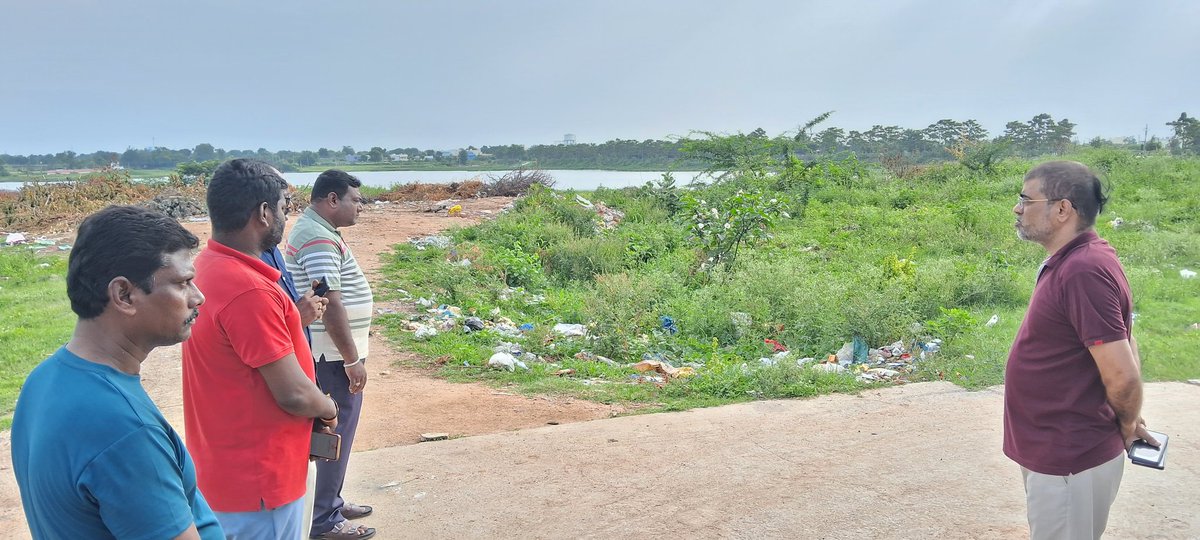 Swachh Siddipet (@mc_siddipet) on Twitter photo కమిషనర్ అశ్రిత్ కుమార్ గారు పట్టణంలోని పలు ప్రాంతాల్లో పారిశుద్ధ్య పనులను పరిశీలించారు
<a href="/cdmatelangana/">C&DMA</a> <a href="/tksreedevi/">TK Sreedevi</a> <a href="/RoopaMishra77/">Roopa Mishra</a> <a href="/VivekVenkatswam/">Dr Vivek Venkatswamy</a> <a href="/Ponnam_INC/">Ponnam Prabhakar</a> <a href="/BRSHarish/">Harish Rao Thanneeru</a> <a href="/Collector_SDPT/">Collector Siddipet</a> <a href="/AcSiddipet/">AC_Siddipet</a> <a href="/SwachhBharatGov/">Swachh Bharat Urban</a> <a href="/SwachSurvekshan/">Swachh Survekshan</a> కమిషనర్ అశ్రిత్ కుమార్ గారు పట్టణంలోని పలు ప్రాంతాల్లో పారిశుద్ధ్య పనులను పరిశీలించారు
<a href="/cdmatelangana/">C&DMA</a> <a href="/tksreedevi/">TK Sreedevi</a> <a href="/RoopaMishra77/">Roopa Mishra</a> <a href="/VivekVenkatswam/">Dr Vivek Venkatswamy</a> <a href="/Ponnam_INC/">Ponnam Prabhakar</a> <a href="/BRSHarish/">Harish Rao Thanneeru</a> <a href="/Collector_SDPT/">Collector Siddipet</a> <a href="/AcSiddipet/">AC_Siddipet</a> <a href="/SwachhBharatGov/">Swachh Bharat Urban</a> <a href="/SwachSurvekshan/">Swachh Survekshan</a>