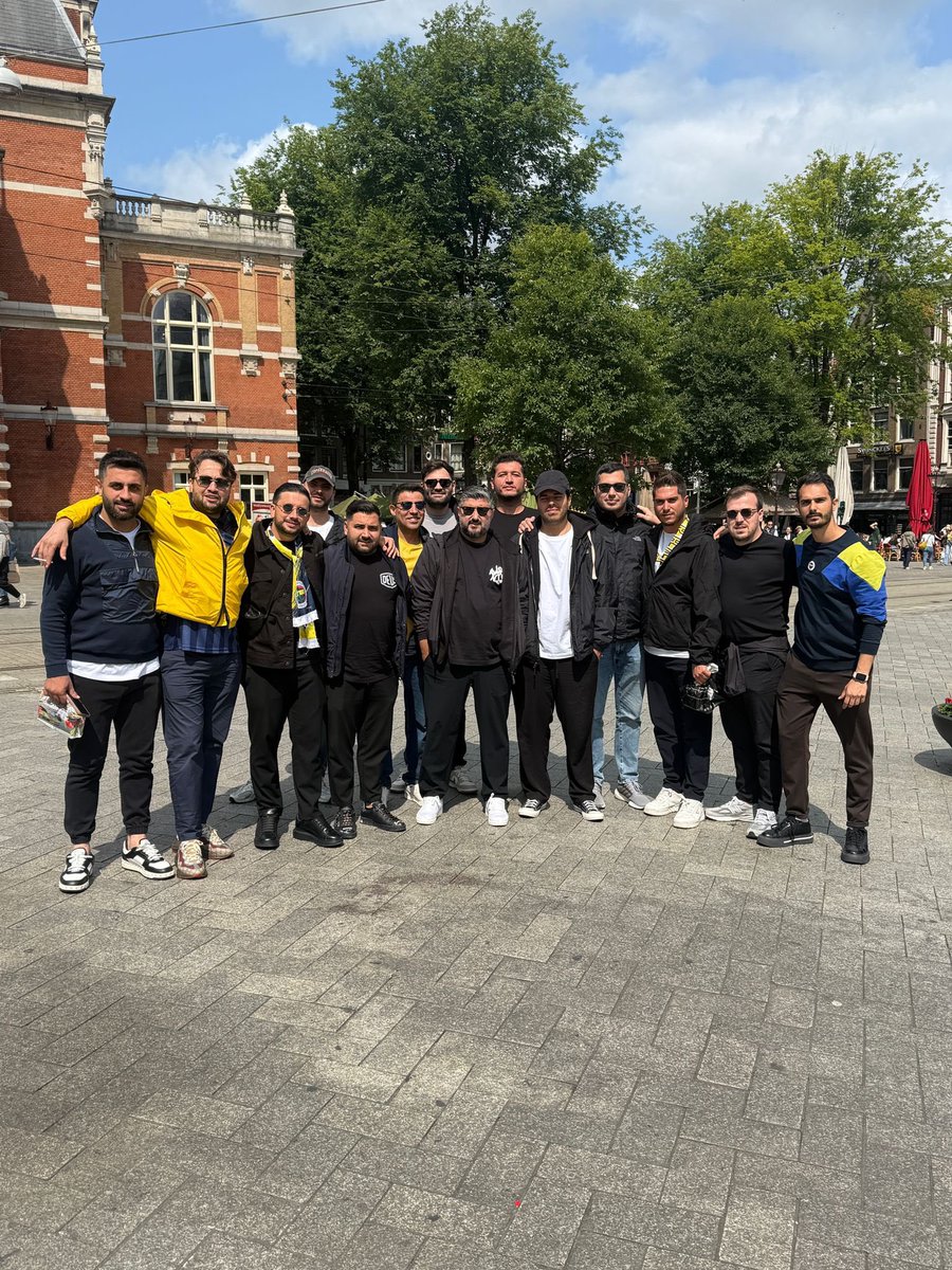 Gittiğin yerde yalnız kalma diye

📍Hollanda