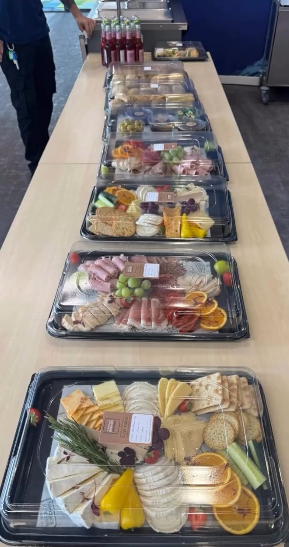 thoroughbreads's tweet image. Elevate your next meeting or team lunch with our Deli Board Platters.
Perfectly curated for professional gatherings, our boards include a delicious selection of cured meats, artisan cheeses, fresh breads, seasonal antipasti, and house-made accompaniments.