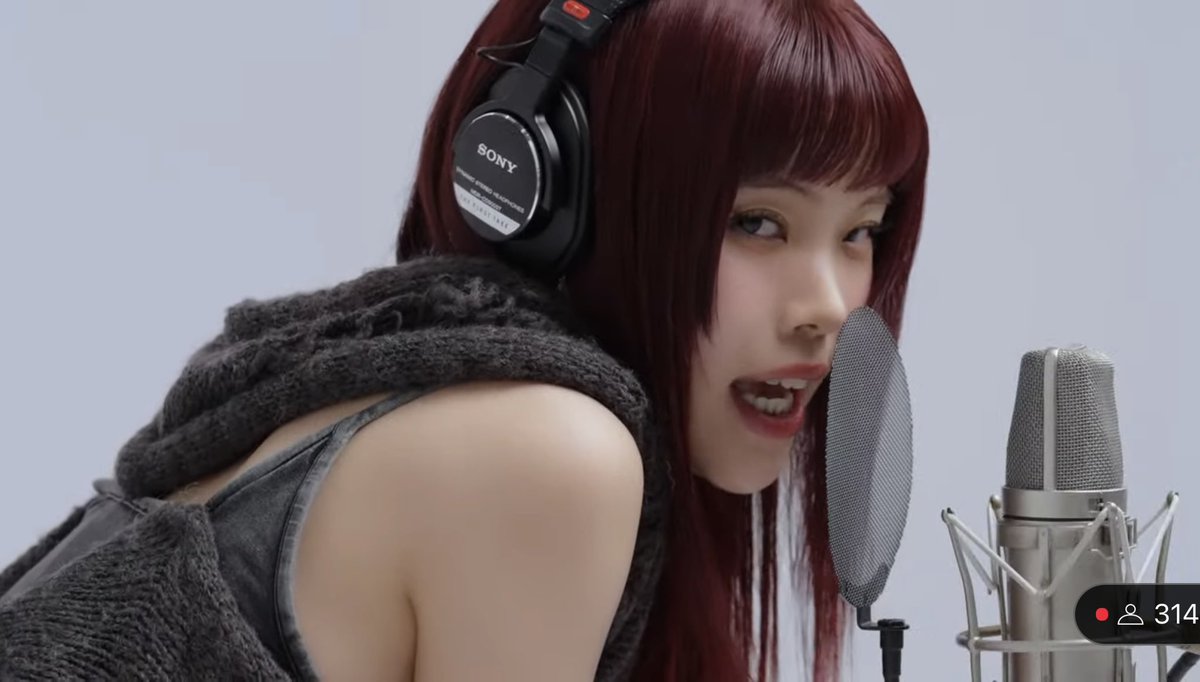 アイナちゃんカッコよすぎで可愛すぎ💕 横顔がイケメンすぎる❣️ 日に