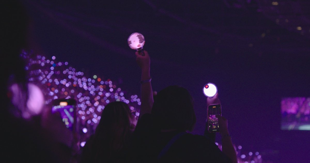 foreverARMY_jp's tweet photo. ┊┊　　　　　　　　　┊┊　
┊✧   上映は明日まで！  ✧┊
✦ .　　　　　　　　　   .  ✦

映画『BTS ARMY：
  　　     FOREVER WE ARE YOUNG』

好評につき、下記の劇場では延長上映決定✨

【東京】TOHOシネマズ 日比谷
【茨城】USシネマつくば

お見逃しなく💜

✦₊公式HP
https://t.co/7I11PkaDls

大ヒット上映中！
8月7日(木)まで期間限定上映🎬