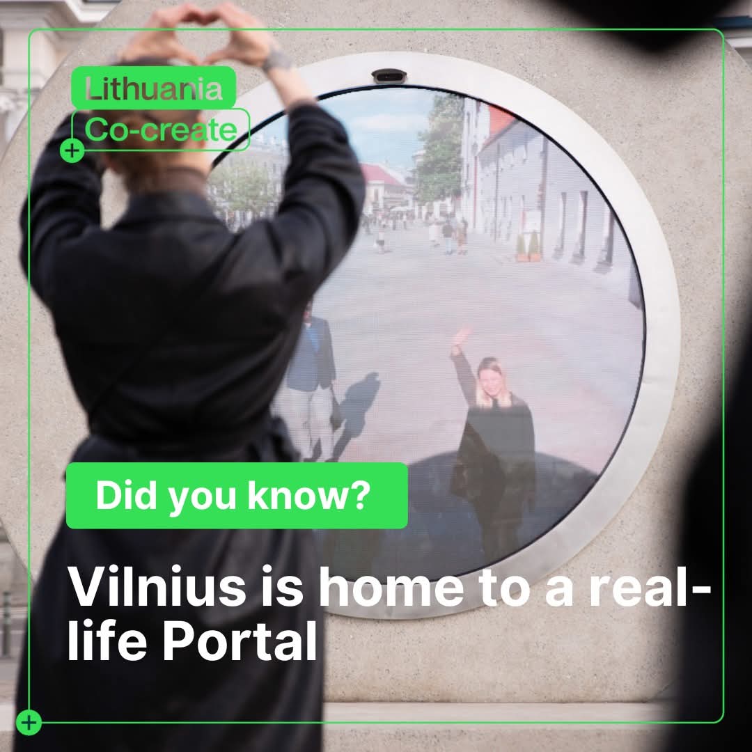 LTEMBASSYUK's tweet image. What if we told you there’s a real Portal in Vilnius? Not sci-fi – real life. A Portal at Town Hall Square streams live to Dublin, Lublin, and Philadelphia. Ipswich joins this autumn – the first UK city in the network. No sound. No borders. Just connection. #Portals #Vilnius