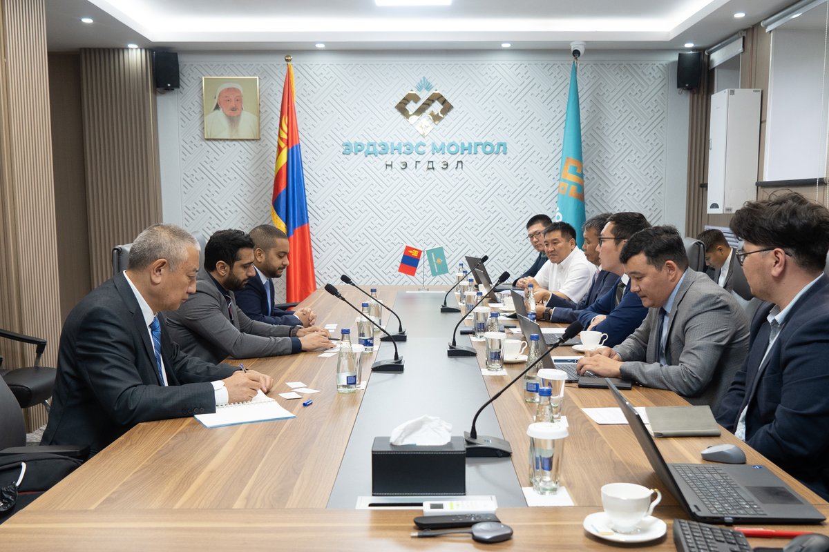 🔰Оманы Султант Улсын Хөрөнгө оруулалтын газрын Эдийн засгийн төрөлжилтийн хөрөнгө оруулалтын менежер Исса Аль Балуши, хоёрдугаар нарийн бичгийн дарга Аль Жуланда Аль Вавали нарыг  хүлээн авч уулзлаа.
🌐Дэлгэрэнгүйг: web.erdenesmongol.mn/mn/news/260