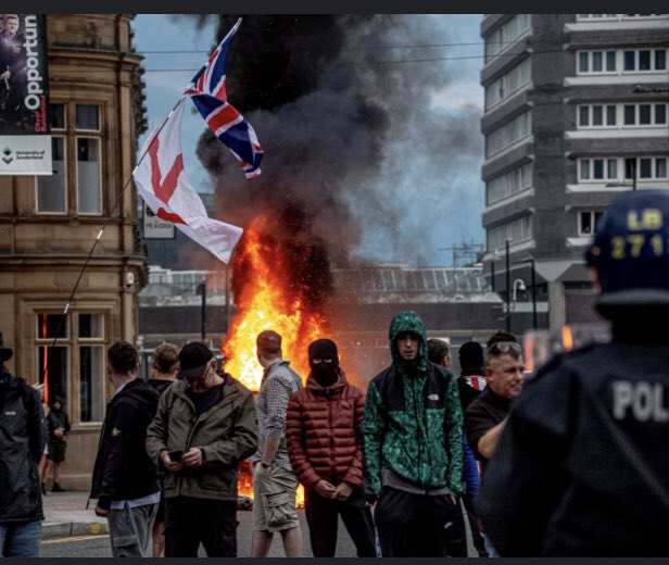 This is Farage shaking hands with convicted huntsman, Mark Bycroft. <a href="/reformparty_uk/">Reform UK</a> Whether it is whipping up hatred against minorities or facilitating the destructive habits of the elite <a href="/reformparty_uk/">Reform UK</a> will be at the centre - if you let them 🩸🔥