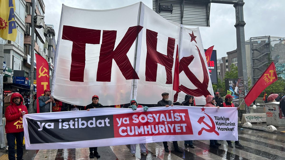 TKH: Türkiye bir yol ayrımında  başlığıyla bir açıklama yayınladı.

Açıklamadaki başlıklar şöyle:

🔻Suriye'de yıkımın ortağı olanlar, Gazze'deki katliamın da suç ortaklarıdır

🔻Suriye'nin bölünmesinin yolunu AKP döşemiştir

🔻Balkanlar'dan sonra Kafkasya'da NATO genişlemesine