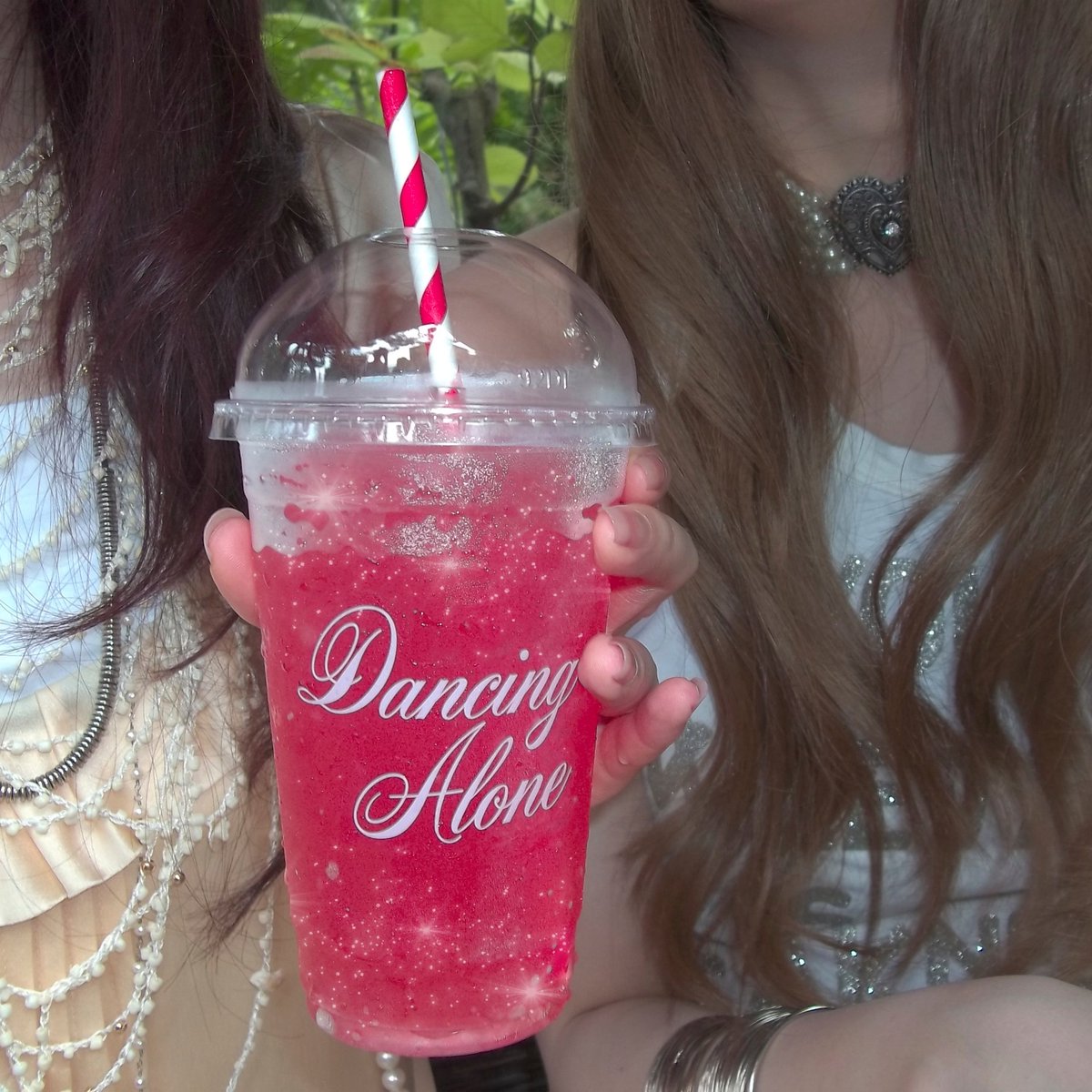 [📢]
KiiiKiii Digital Single [DANCING ALONE]

Listen Now!
🎧 Melon ➫ bit.ly/4m77ZJA
🎧 genie ➫ bit.ly/46F3np6
🎧 FLO ➫ bit.ly/45hu68N
🎧 Bugs ➫ bit.ly/4oowCmo
🎧 VIBE ➫ bit.ly/45l8jgF

#KiiiKiii #키키
#DANCING_ALONE