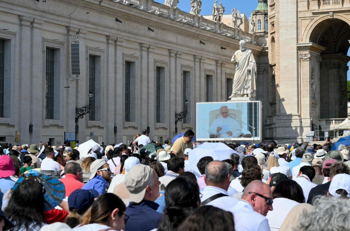🕊️ Audience générale | «Dieu nous précède toujours», a affirmé <a href="/Pontifex_fr/">Pape Léon XIV</a> , entamant ce mercredi 6 août son tout premier cycle de catéchèses sur la passion, la mort et la résurrection du Christ.
Lire l'article ici:👇
vaticannews.va/fr/pape/news/2…