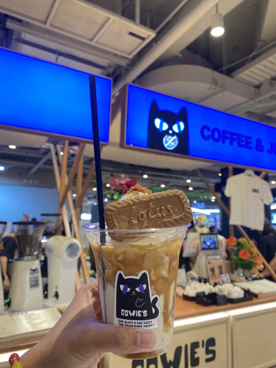 เพ็ชร ◡̈ (@petch_tkrp) on Twitter photo มาอุดหนุน <a href="/rowiescoffee/">Rowie’s Coffee</a> ยินดีกับ Ceo ที่ได้ขึ้นแท่นพรีเซนเตอร์แล้วคับบ🥹🤲🏻✨💙🐱
#RowiesCoffee มาอุดหนุน <a href="/rowiescoffee/">Rowie’s Coffee</a> ยินดีกับ Ceo ที่ได้ขึ้นแท่นพรีเซนเตอร์แล้วคับบ🥹🤲🏻✨💙🐱
#RowiesCoffee