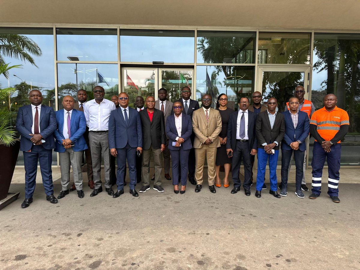ARPCECongo's tweet image. L’ARPCE 🇨🇬 et l’INACOM 🇦🇴 ont tenu à Pointe-Noire une réunion technique en vue d’un accord de coordination des fréquences aux frontières.
Objectif : harmoniser l’usage du spectre et garantir une connectivité optimale aux usagers des deux pays.
#ARPCECongo #Frequences