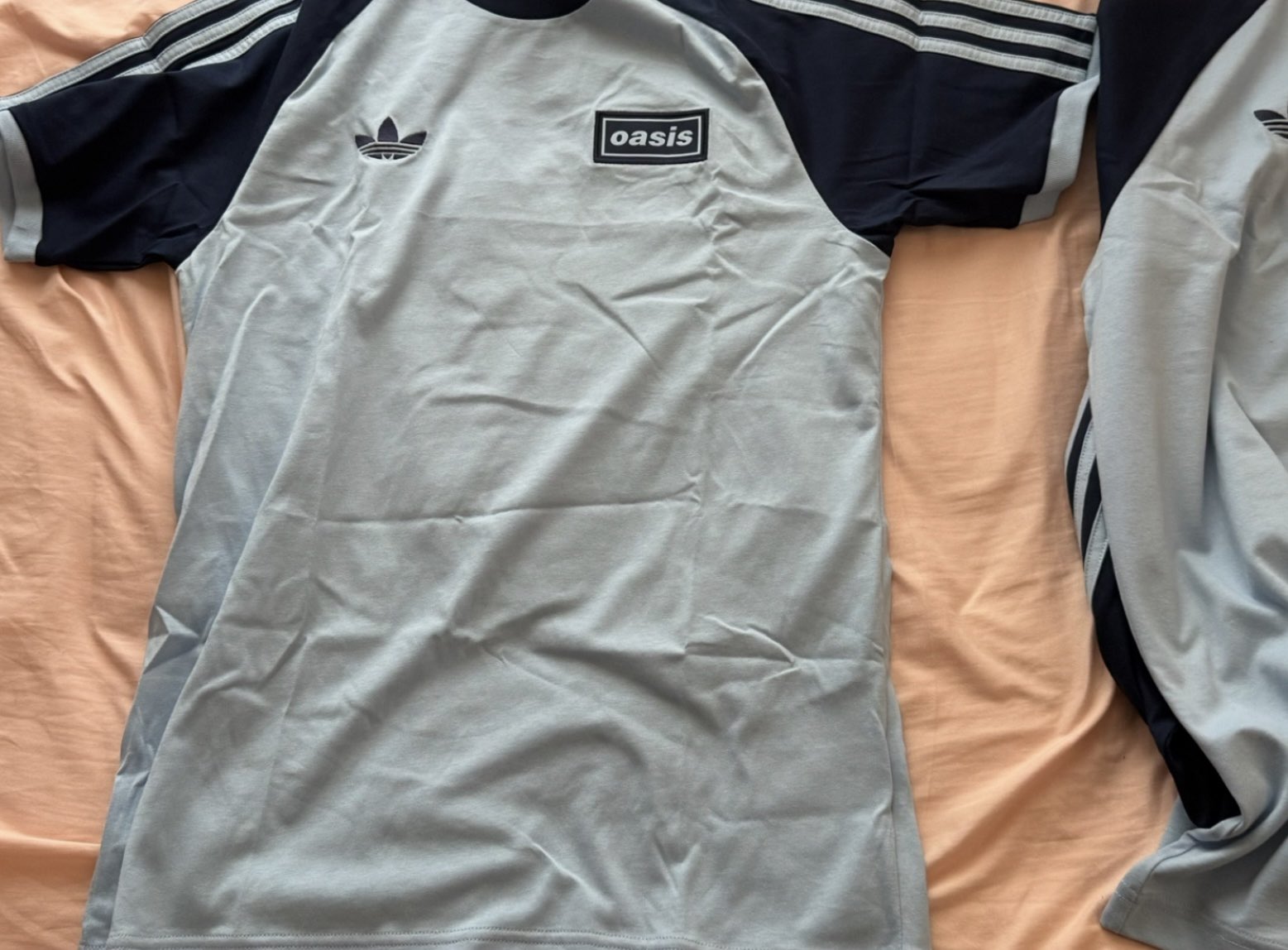 oasis Tシャツ オアシス CARDIFF カーディフ oasis Tシャツ オアシス CARDIFF カーディフ - メルカリ