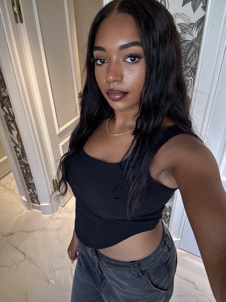 rhi🇩🇲🇯🇲 tweet media