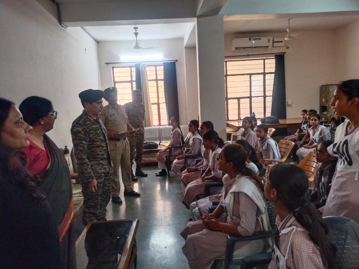 bn_hisar's tweet image. CO of the Unit interacted with Principal and Staff for Cadet  Enrollment at GRG National School, Sirsa.! Discussed ways to boost NCC participation &amp;amp; nurture young leaders. Collaboration for a stronger NCC Unit..! #NCC #Enrollment #Leadership