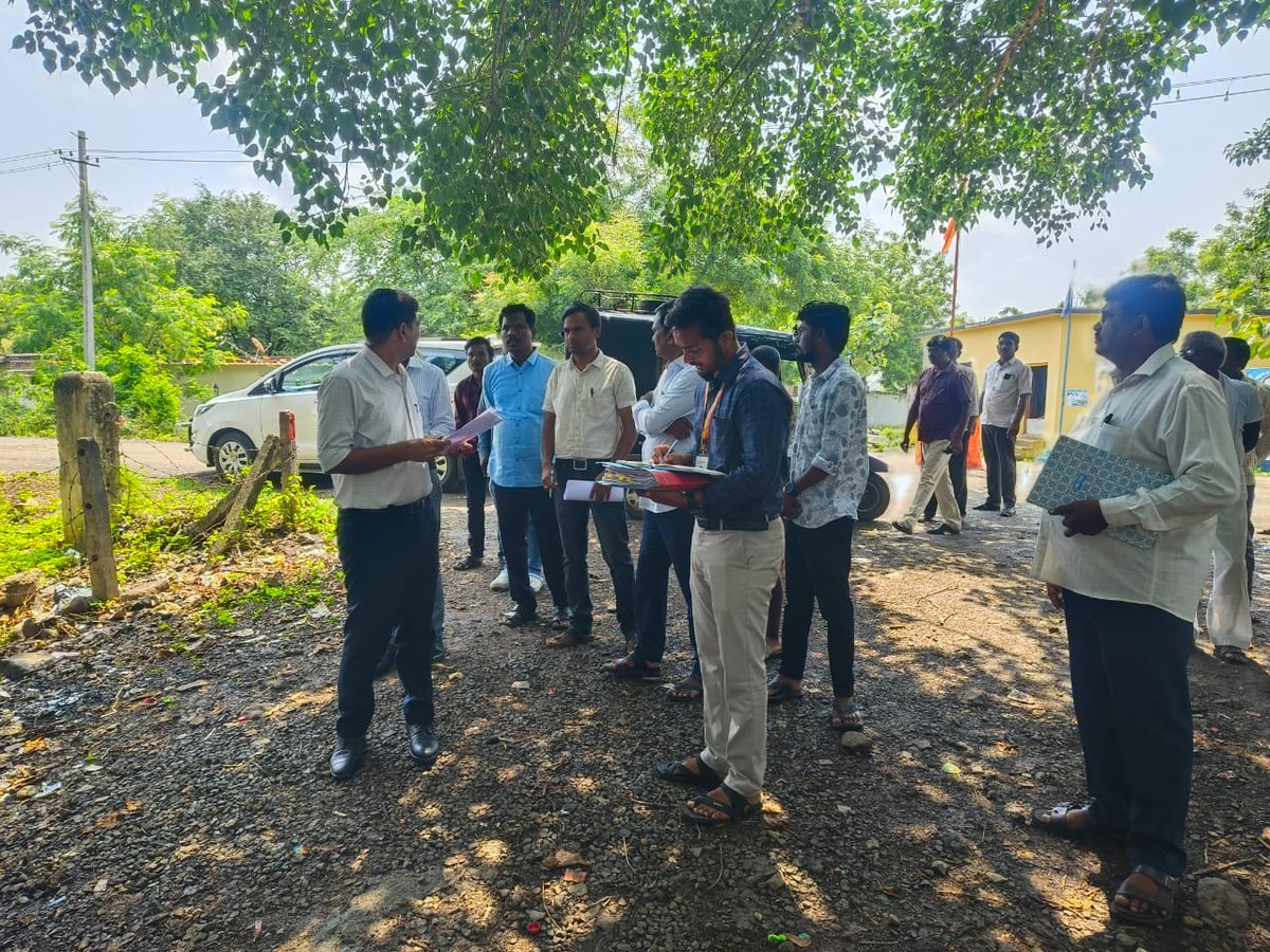 TTiec54901's tweet photo. ಮಾನ್ಯ ಮುಖ್ಯ ಕಾರ್ಯನಿರ್ವಾಹಕ ಅಧಿಕಾರಿಗಳು ಕಲಬುರಗಿ ಜಿಲ್ಲೆಯ ಅಫಜಲಪುರ ತಾಲ್ಲೂಕು ಬಿದನೂರ ಗ್ರಾಮ ಪಂಚಾಯತಿ ಗೂಬ್ಬೂರು ಕೆ, ಮದರಾ, ದಣ್ಣೂರ, ಅವರಾದ, ಬಡದಾಳ,  ಗ್ರಾಮಕ್ಕೆ ಭೇಟಿ ನೀಡಿ ಜಲ ಜೀವನ ಮಿಷನ್ ಕಾಮಗಾರಿಗಳು  ವೀಕ್ಷಿಸಿ ಪರಿಶೀಲನೆ ಮಾಡಿದರು.
ಈ ಸಂದರ್ಭದಲ್ಲಿ ಮಾನ್ಯ ಕಾರ್ಯನಿರ್ವಾಹಕ ಅಧಿಕಾರಿಗಳು,RWS, PDOs ಇದ್ದರೂ. https://t.co/vVNbr0YHH7