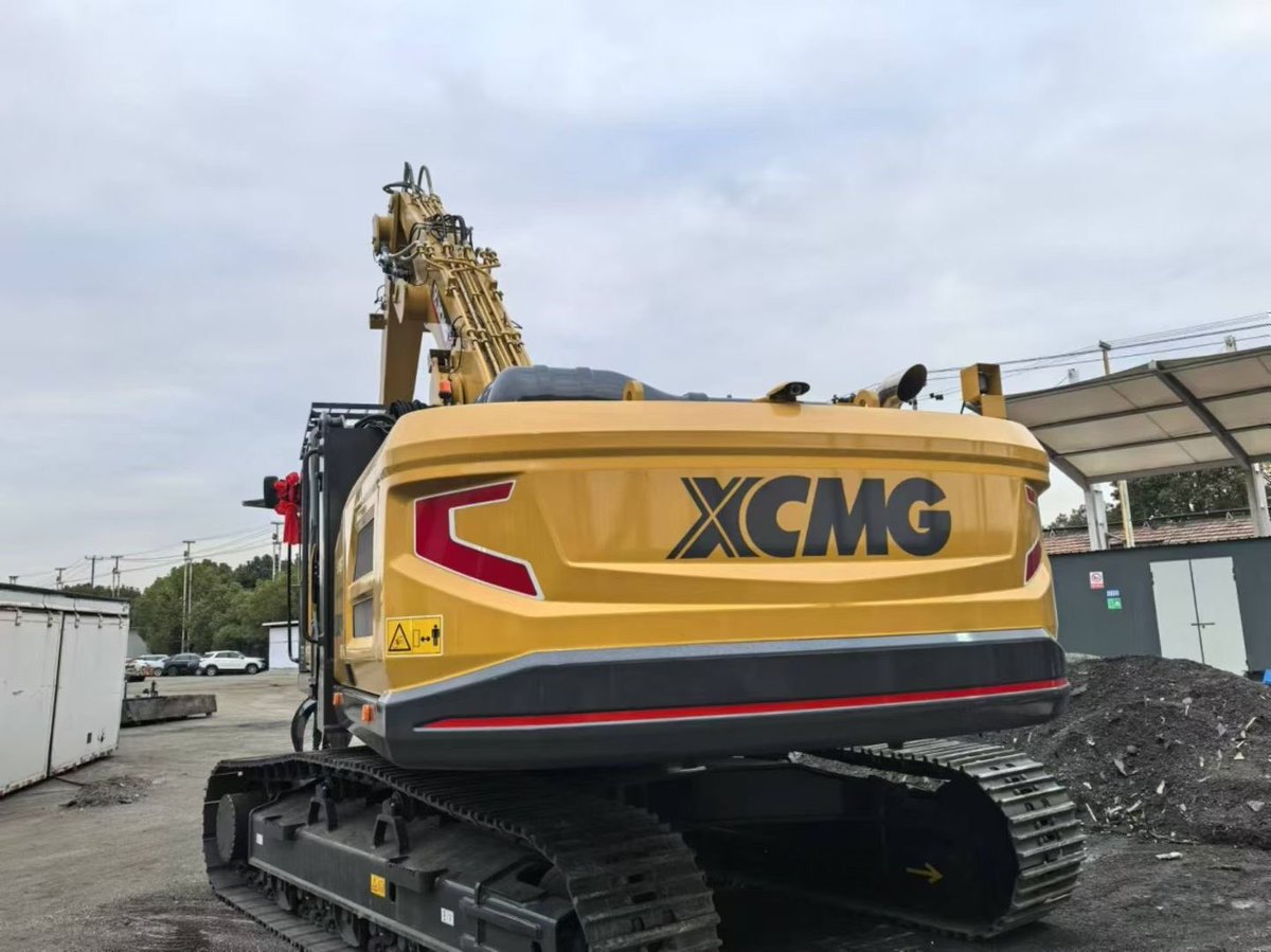 IanSu823's tweet photo. New XCGM 400GM material grab machine! https://t.co/Oqs3SsxAMY