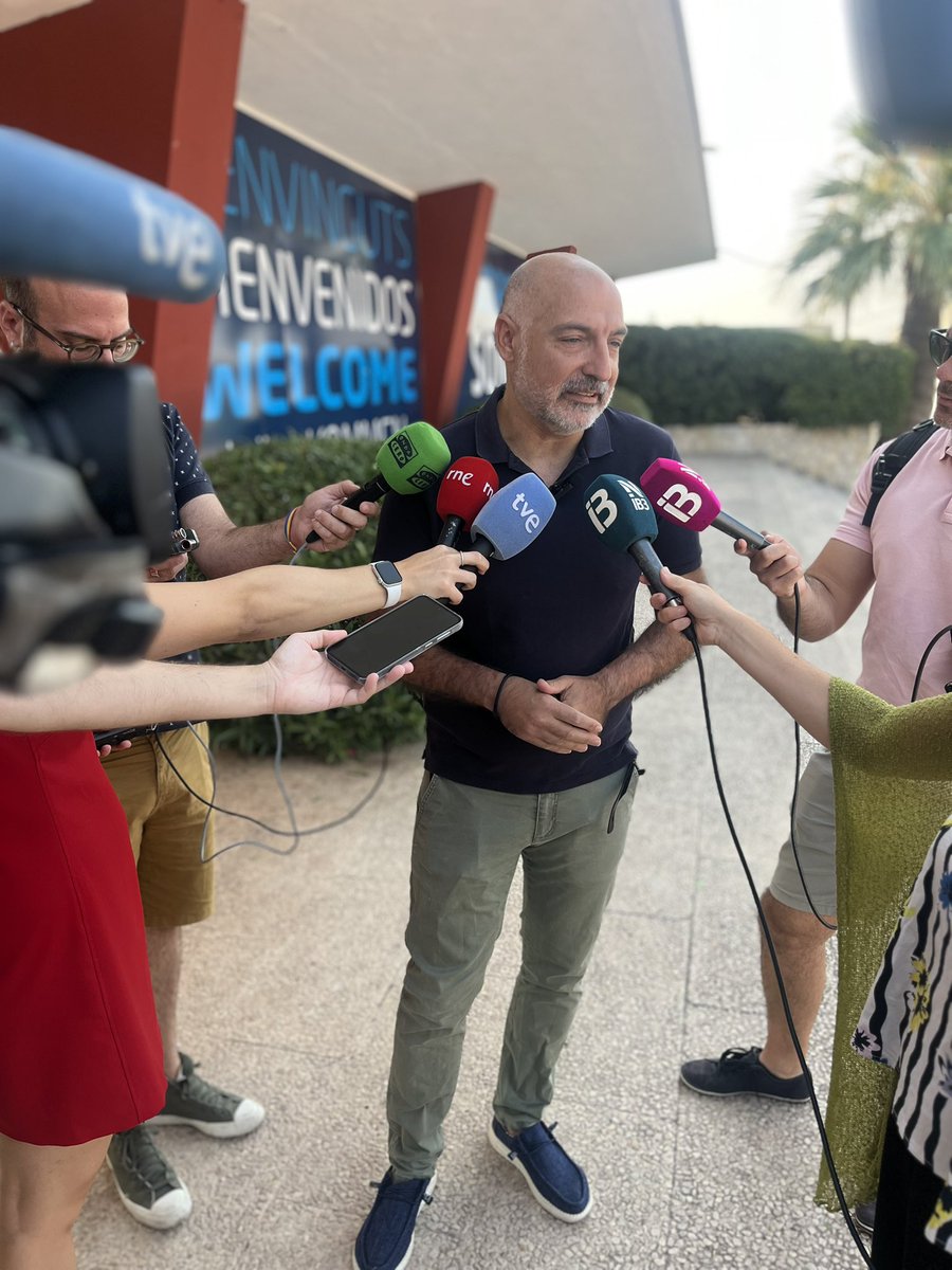 PSIB-PSOE Mallorca (@socialistesdmca) on Twitter photo Contractes verbals prohibits a l’Administració pública, absència de controls de fiscalització i fraccionament il·lícit.
Així gestionen Bestard i Galmés el trot a Mallorca. Els que venien a impulsar-lo, fan mangarrufes i il·legalitats.
<a href="/SerraAndreu/">Andreu Serra</a>
psib-psoe.org/mallorca/un-in… Contractes verbals prohibits a l’Administració pública, absència de controls de fiscalització i fraccionament il·lícit.
Així gestionen Bestard i Galmés el trot a Mallorca. Els que venien a impulsar-lo, fan mangarrufes i il·legalitats.
<a href="/SerraAndreu/">Andreu Serra</a>
psib-psoe.org/mallorca/un-in…