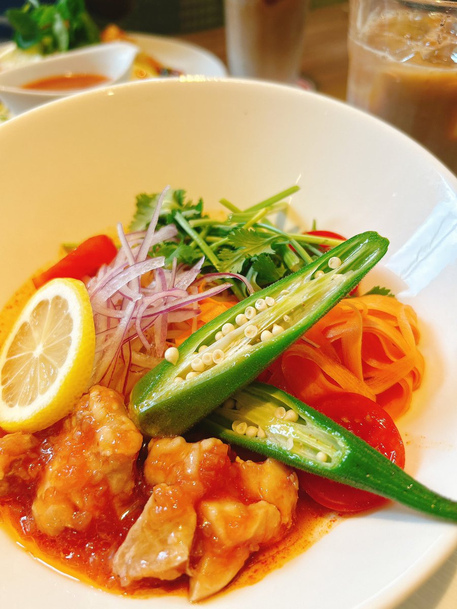 トムヤムクンヌードルおいしかったん！ちゅるちゅるした麺大好き！