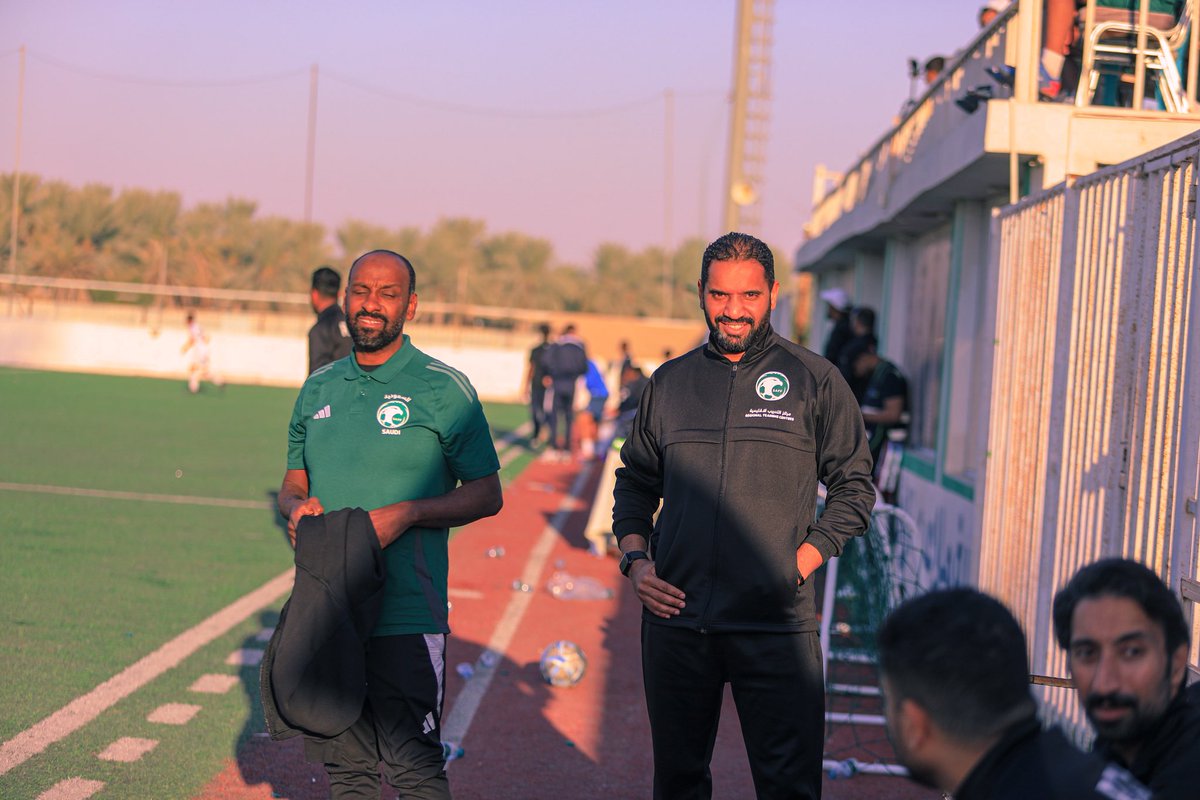 انتهت علاقتي بالمركز الاقليمي بالاحساء تجربة مختلفه اضافة لي الكثير ع مستوى الادارة وتوزيع المهام وتنظيم المهرجانات ورفع التقارير والعمل بمنهجية موحده ع مستوى المملكة ، كان ينقصها وافتقدت العمل الميداني في الملعب بتفاصيله (تخطيط الوحدة تحليل المباريات ضغط المنافسات والنتائج ) 1️⃣