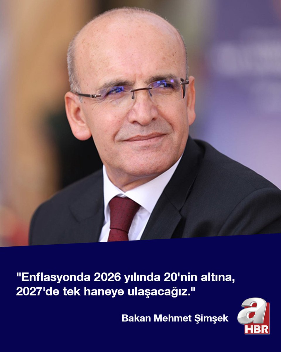 ahaber's tweet photo. Hazine ve Maliye Bakanı #MehmetŞimşek, dezenflasyon sürecinin kararlılıkla sürdüğünü ve hükümetin bu sürecin sekteye uğramasına izin vermeyeceğini söyledi. Bakan Şimşek ayrıca 2025,2026,2027 yıllarına ait enflasyon tahminlerini de açıkladı:

— Yıl sonuna ilişkin #enflasyon tahminimizi koruyoruz; #dezenflasyon süreci için gerekli koşullar büyük ölçüde devrede. Dezenflasyon, öngördüğümüz rota doğrultusunda ilerliyor.

— Ekonomik büyüme bu yıl Orta Vadeli Program hedefi olan yüzde 4’ün biraz altında gerçekleşebilir.

— Bütçenin harcama tarafında mali disiplinden en küçük bir sapmaya dahi izin vermedik, vermeyeceğiz.