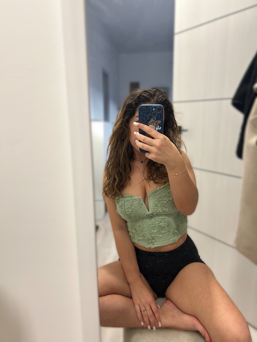 If you're Black: talk!

If you are white: send!🐰⭐️