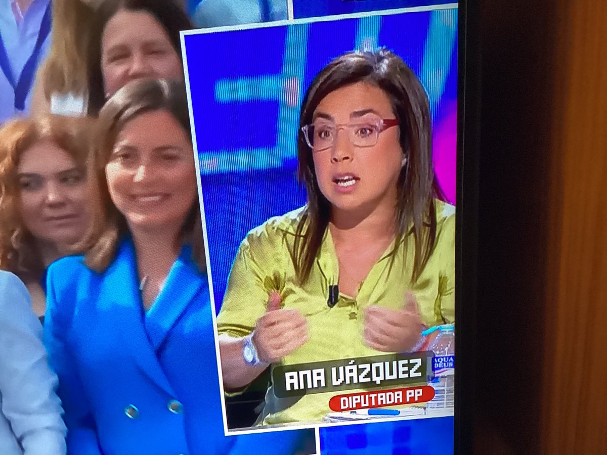 Jonay R. López / 🌴 Tenerife 🏴 (@jonayrlpez) on Twitter photo Esta señora, diputada del <a href="/ppopular/">Partido Popular</a> fue de las primeras en descubrirse que se HABÍA INVENTADO parte de su currículum. También es de las pioneras en pretender dar lecciones a otros sobre cualquier asunto de actualidad en TV. Es Ana Vázquez y hoy le seguimos pagando un salario. Esta señora, diputada del <a href="/ppopular/">Partido Popular</a> fue de las primeras en descubrirse que se HABÍA INVENTADO parte de su currículum. También es de las pioneras en pretender dar lecciones a otros sobre cualquier asunto de actualidad en TV. Es Ana Vázquez y hoy le seguimos pagando un salario.