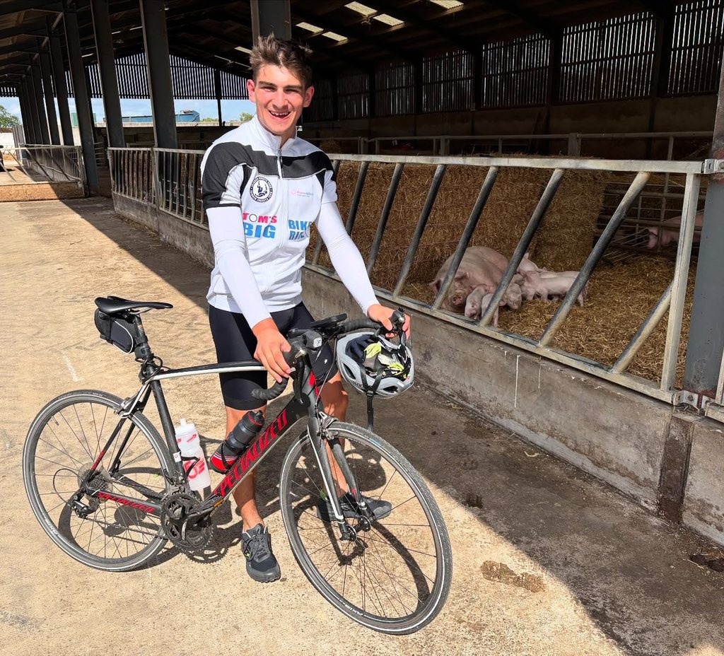 Harry Dunlop (@harrydunlop3) on Twitter photo Top job from Tom Dunlop battling the elements to arrive <a href="/LeicesterRaces/">Leicester Racecourse</a> on his big bike ride 2600 miles to every UK racecourse if you would like to donate please go to instagram.com/tomsbigbikerid… Top job from Tom Dunlop battling the elements to arrive <a href="/LeicesterRaces/">Leicester Racecourse</a> on his big bike ride 2600 miles to every UK racecourse if you would like to donate please go to instagram.com/tomsbigbikerid…