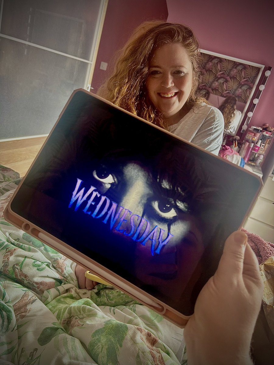 The. BEST. Wake-up! 💜🧡

<a href="/wednesdayaddams/">Wednesday Addams</a> is back!

<a href="/netflix/">Netflix</a> 
#wednesday 
#wednesdaynetflix