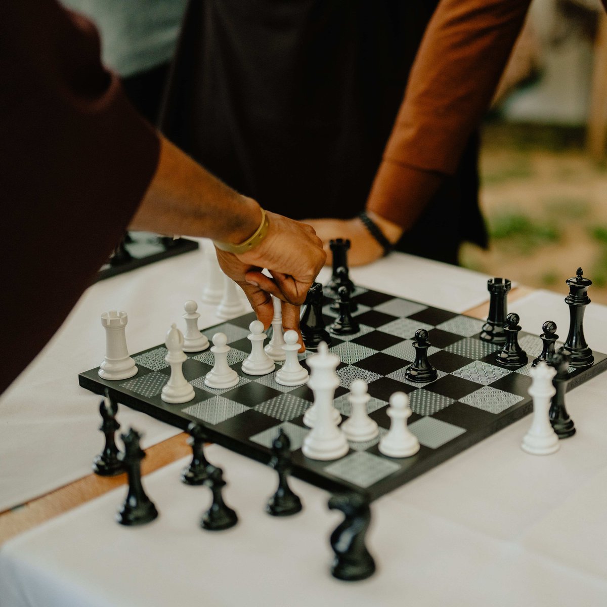 SkylineChess's tweet image. ♟️ Chess has a way of bringing people together.
It sparks connection, conversation, and that quiet kind of competition that never gets old.
#NeoChess #LuxuryChess #StrategyGame