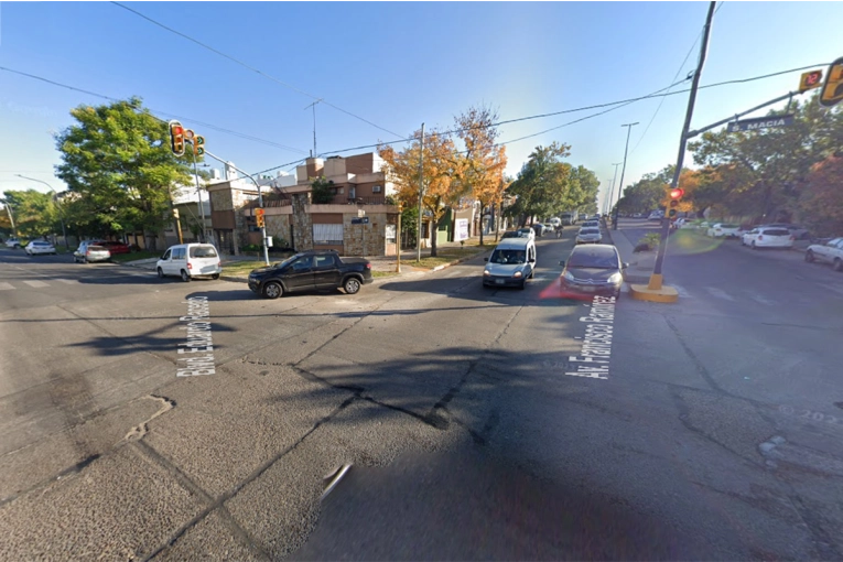 Por bacheo sobre un sector de avenida Ramírez estará habilitada media calzada dlvr.it/TMKnxt