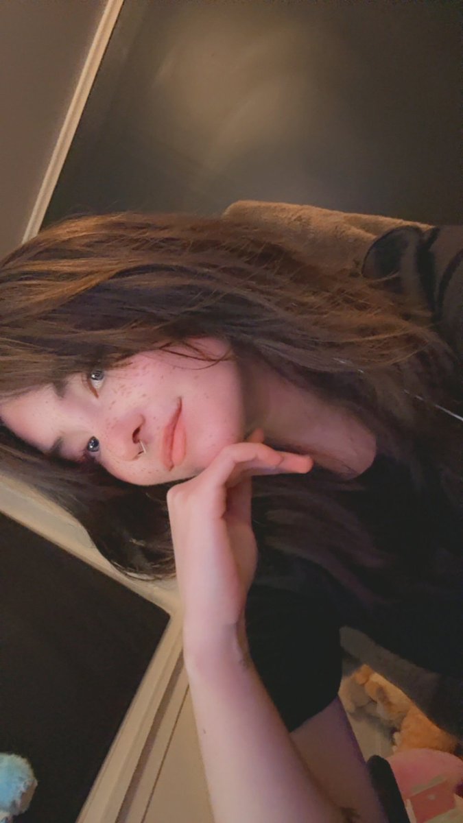 Anything new? (I washed my hair)

twitch.tv/atirel
