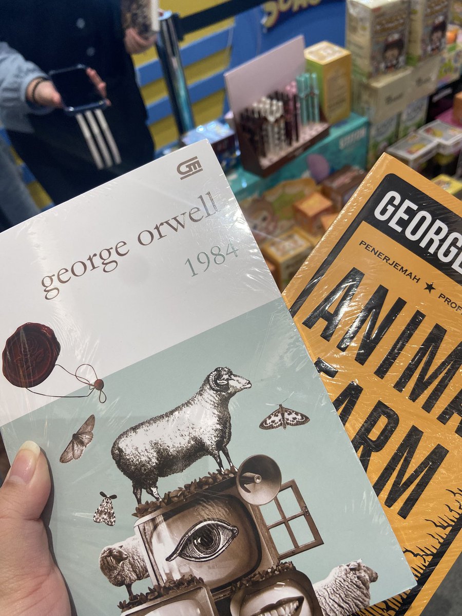 worstt's tweet image. "Aku abis nyalon!"
"Aku mau main game dulu ya"
"Aku abis jajan bukuuu"
"Kobo aku cantik, kan?"