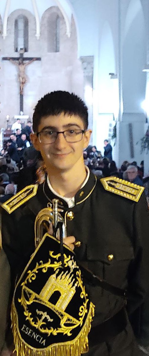 Estandarte de Sevilla (@estandartedesev) on Twitter photo 🟢 #EstandarteDS | La banda de <a href="/CCyTTEsencia/">Banda de Cornetas y Tambores Esencia</a> ha dado a conocer el logotipo para conmemorar su vigésimo aniversario, tras la celebración de un concurso interno; ha sido realizado por Pablo López Mela, actual integrante de la banda
📸 Banda 🟢 #EstandarteDS | La banda de <a href="/CCyTTEsencia/">Banda de Cornetas y Tambores Esencia</a> ha dado a conocer el logotipo para conmemorar su vigésimo aniversario, tras la celebración de un concurso interno; ha sido realizado por Pablo López Mela, actual integrante de la banda
📸 Banda