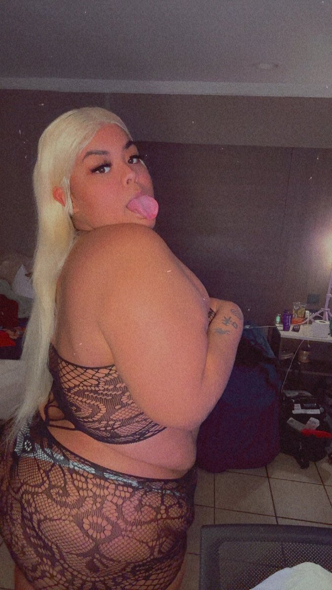 Meetups available dm me for info😝

Come see big mama😩